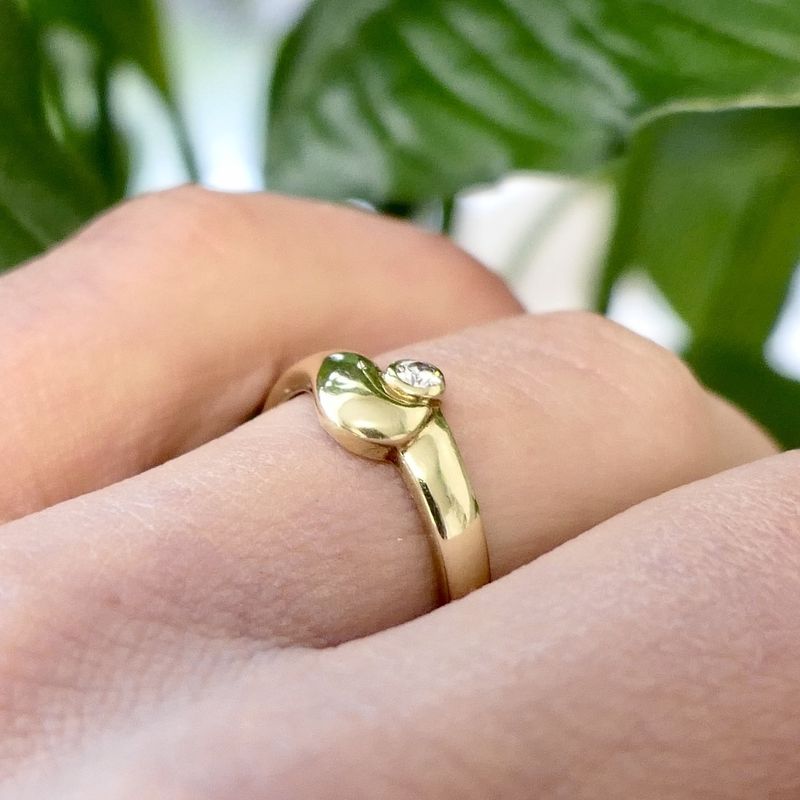 Image 9 of Gold solitaire ring with diamond; 0.04 ct.