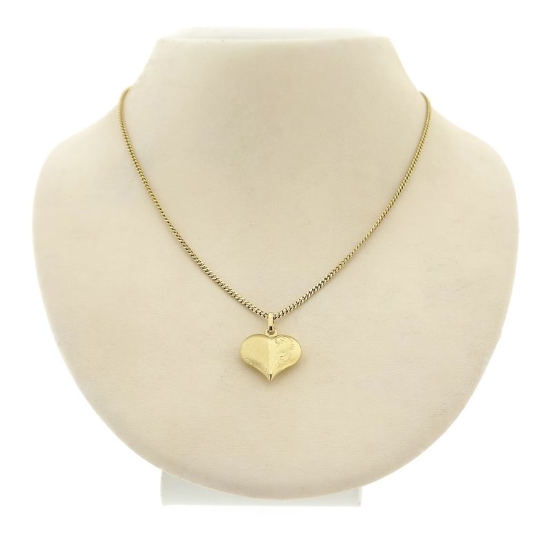 Image 3 of Gold pendant of a heart