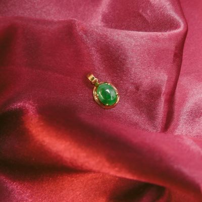 Image 2 of Gold pendant with jade