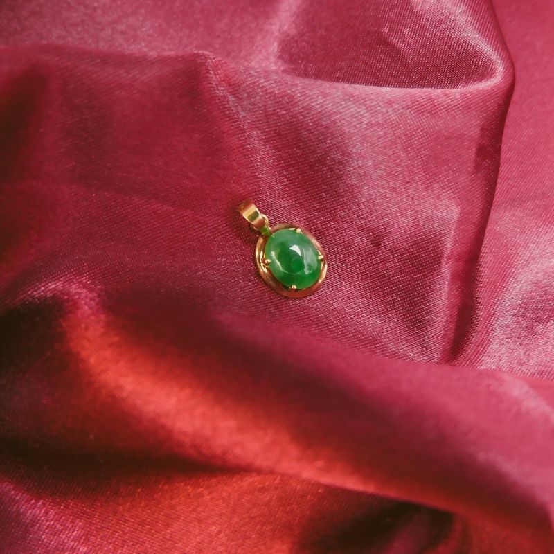 Image 2 of Gold pendant with jade