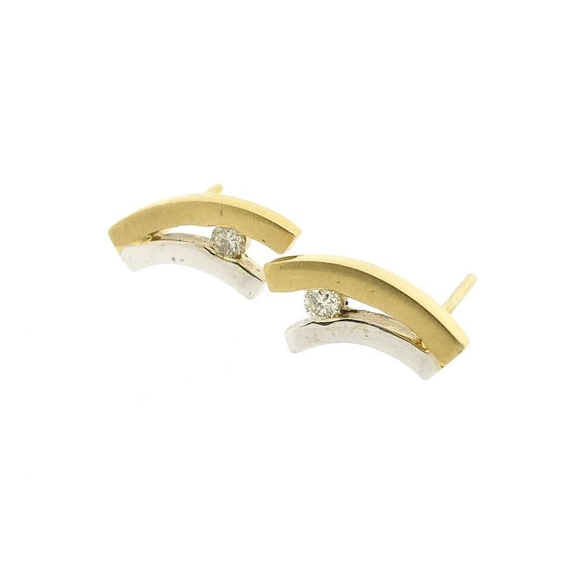 Image 7 of Bicolor gold stud earrings with diamonds