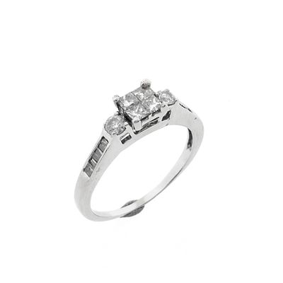 8 carat fantasy ring with diamond 0.50 ct. Image 1 of 8 carat fantasy ring with diamond 0.50 ct.