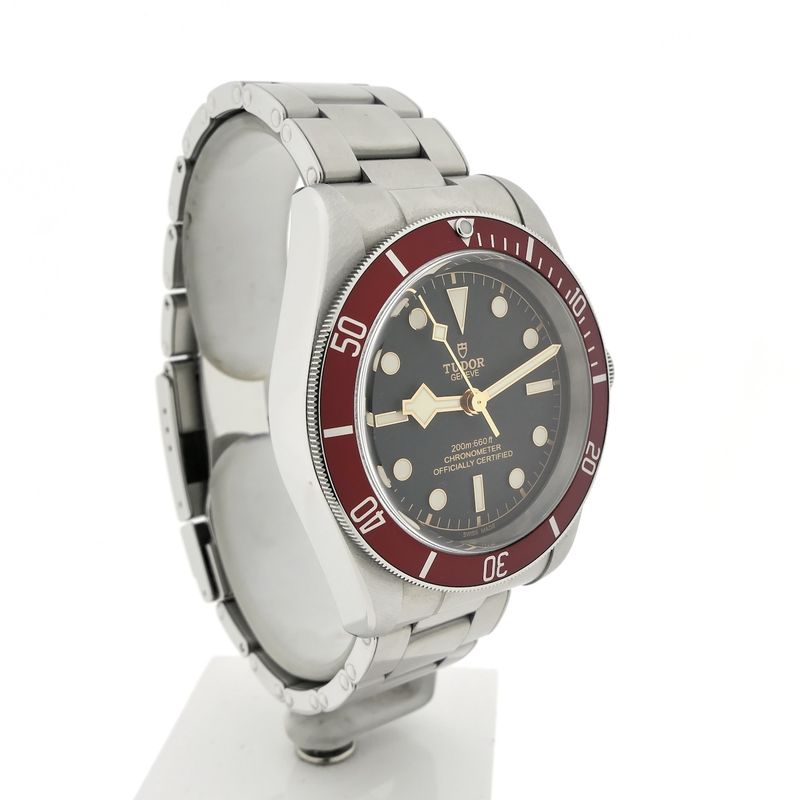 Image 3 of Tudor Black Bay 41mm 'Burgundy' 79230R; Automatic men's watch