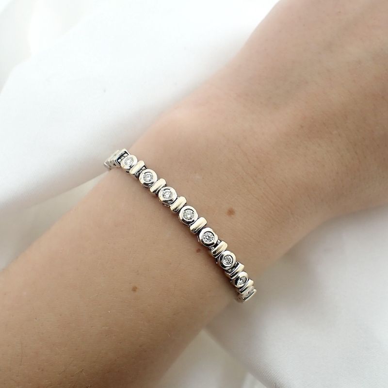 Image 10 of 18K white gold tennis bracelet with 1.23 ct. diamond | 19 cm