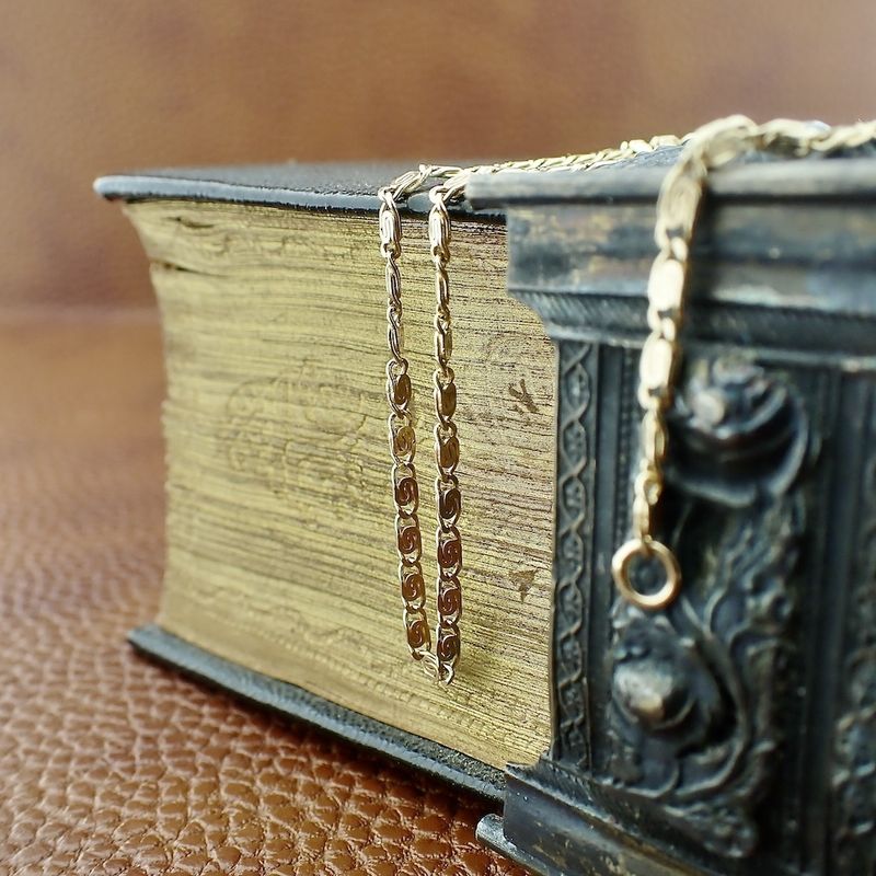 Image 3 of Gold scroll link chain | 42 cm