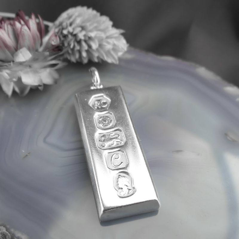 Image 2 of Silver pendant made of a silver bar