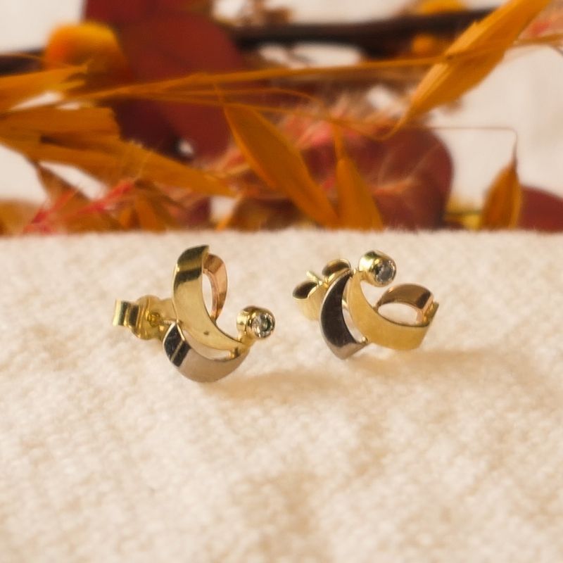 Image 4 of Tricolor gold stud earrings with zirconia