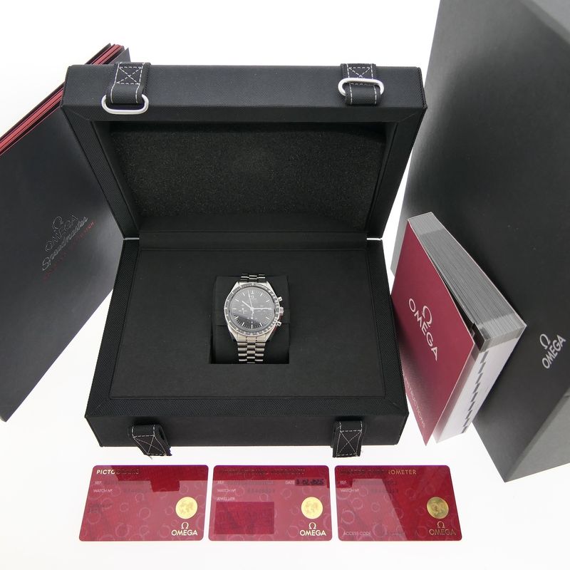 Image 16 of Omega Speedmaster Moonwatch 'Double Sapphire' 310.30.42.50.01.002; Chronograph men's watch