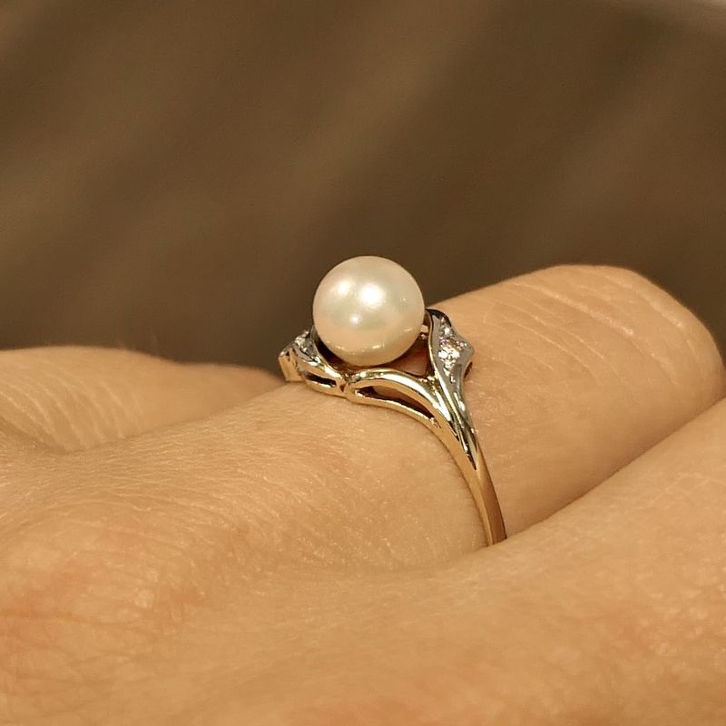 Image 6 of Gold ring with pearl and diamonds; 0.02 ct.