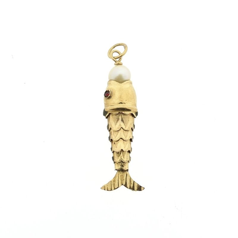Image 1 of 18 carat gold pendant with ruby ​​and pearl; fish