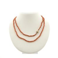 Blood coral necklace/saucer with gold clasp; Antique | 83 cm
