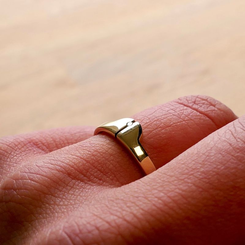 Image 10 of Gold ring with diamond; 0.01 ct.