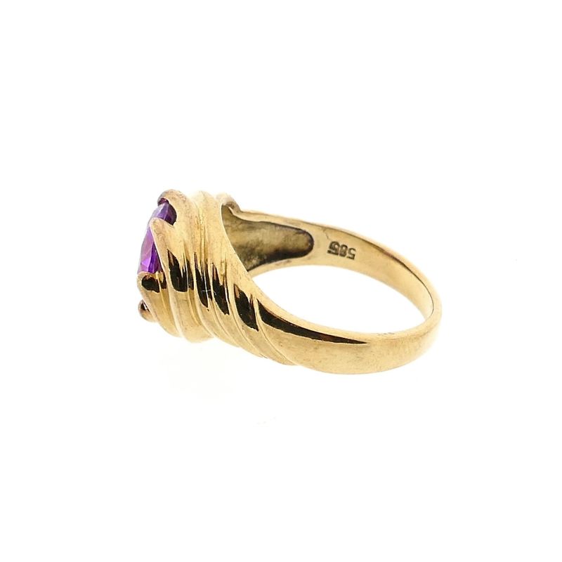 Image 7 of Vintage Gold Ring with Synthetic Purple Gemstone