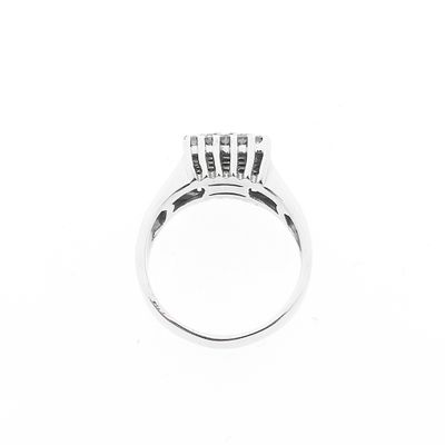 White gold ring with diamonds; 0.67 ct. Image 1 of White gold ring with diamonds; 0.67 ct.