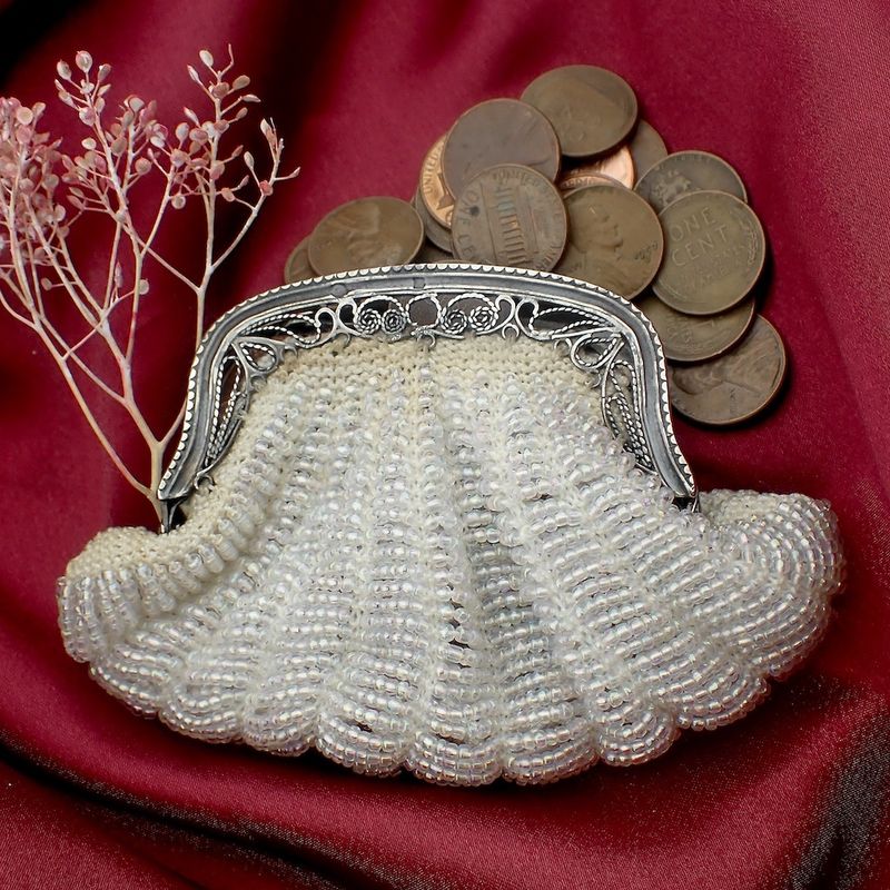 Image 2 of Antique purse with silver handle and glass beads | 19th century