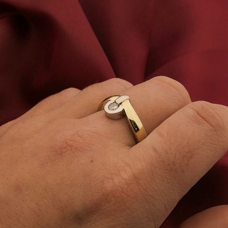 Image 4 of Two-tone gold ring with diamond; 0.15 ct.