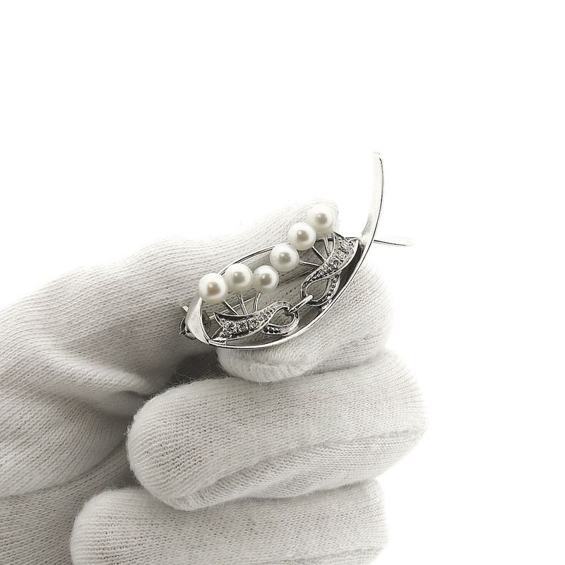 Image 6 of White gold brooch set with pearl and diamonds