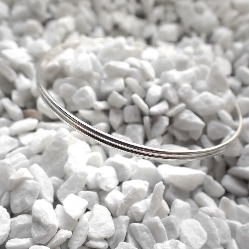 Image 3 of Silver subtle slave bracelet | Ø 61 mm