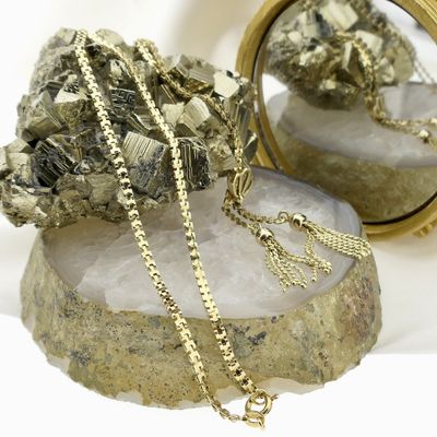 Gold Bismarck link necklace with fixed pendant | 46.5 cm Image 2 of Gold Bismarck link necklace with fixed pendant | 46.5 cm