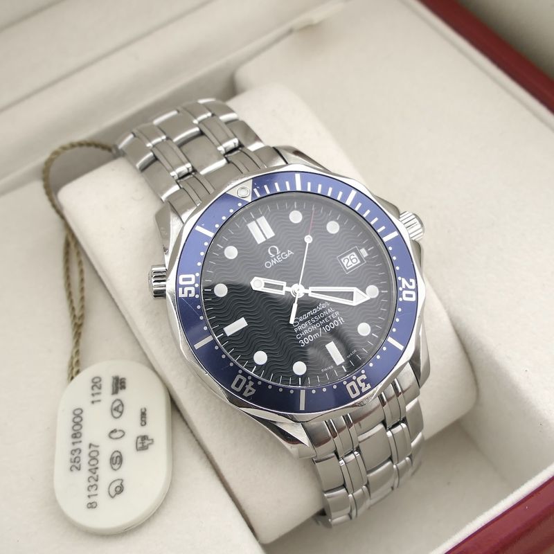 Image 23 of Omega Seamaster 300m 'James Bond' 2531.80.00; Automatic men's diving watch