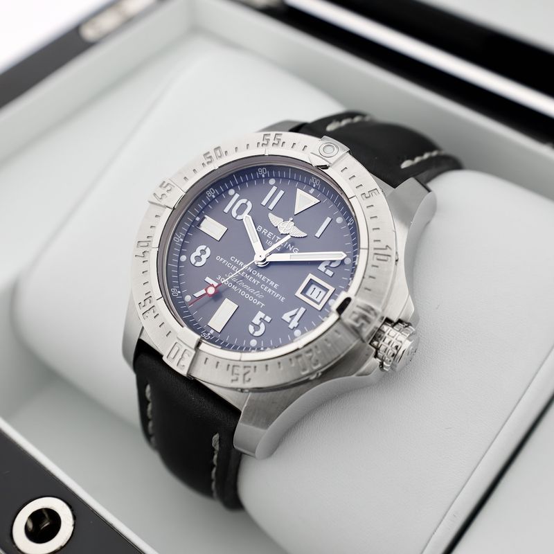 Image 13 of Breitling Avenger Seawolf A17330; Automatic men's watch
