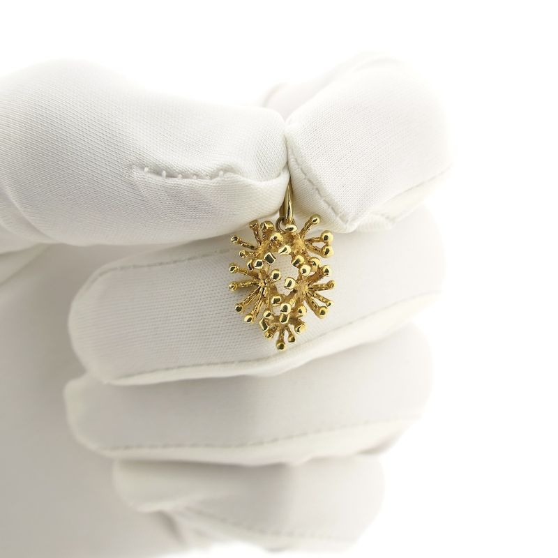 Image 12 of Gold pendant | Coral