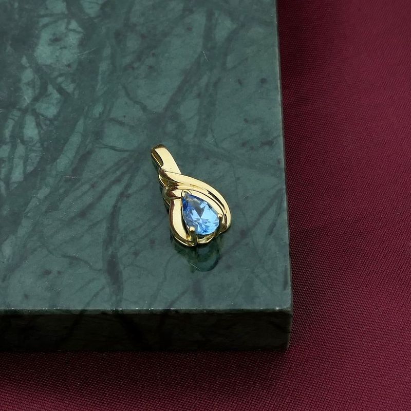 Image 2 of Gold pendant with Aquamarine