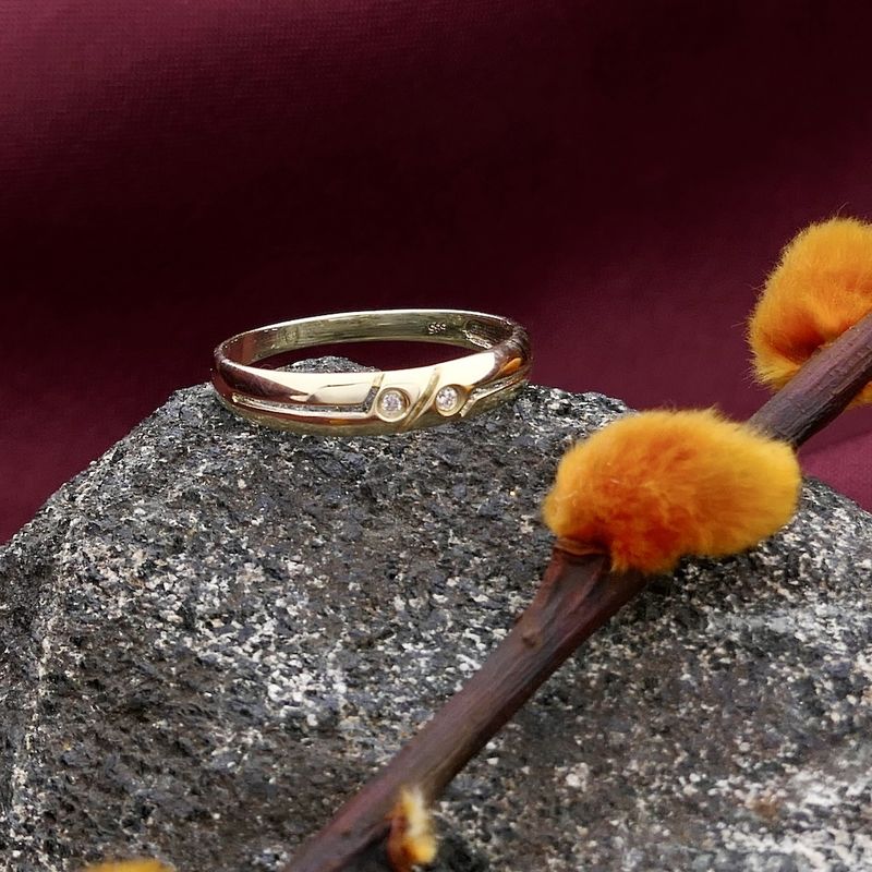 Image 2 of Gold ring with diamond | 0.02 ct.