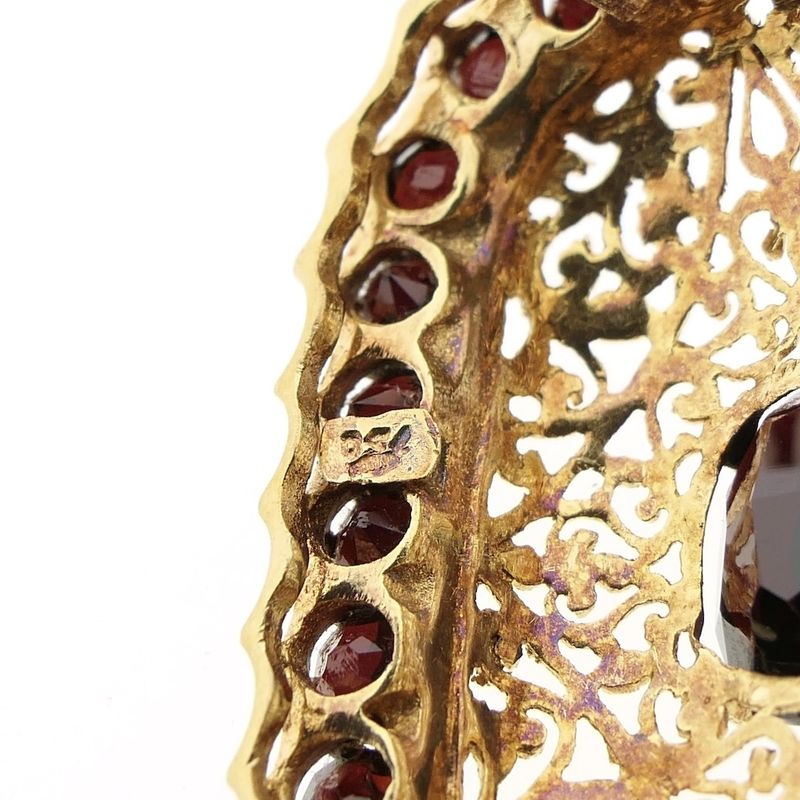 Image 7 of Antique gold brooch with garnet