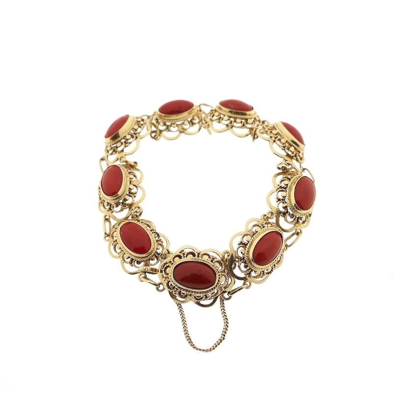 Image 3 of Antique gold bracelet with blood corals