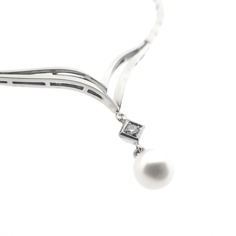 Image 5 of White gold necklace with pearl and diamond 0.05 ct.