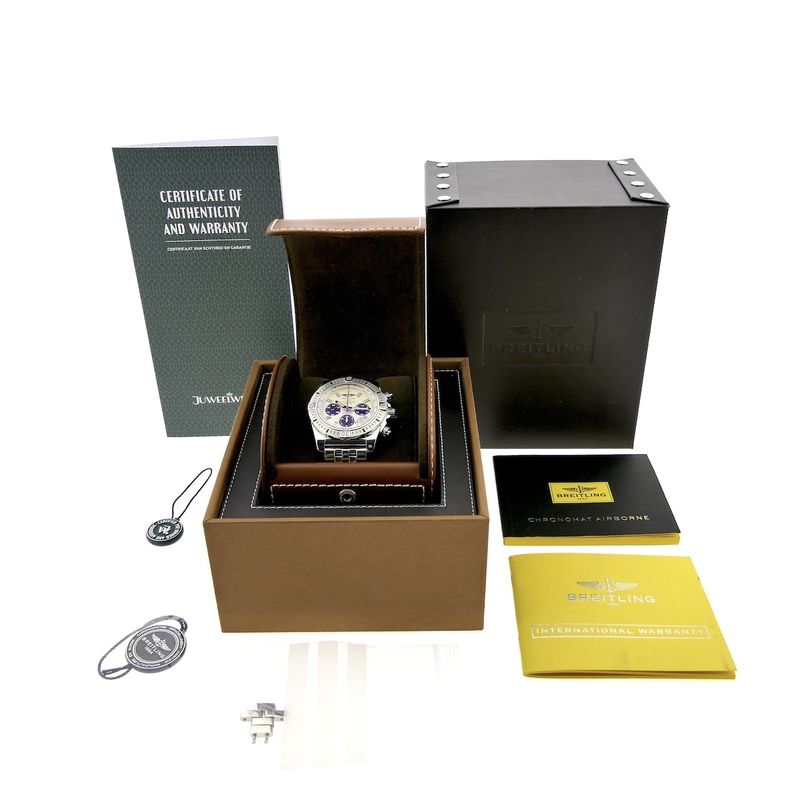 Image 4 of Breitling Chronomat 44 Airborne '30th Anniversary' AB01154G; Chronograph men's watch