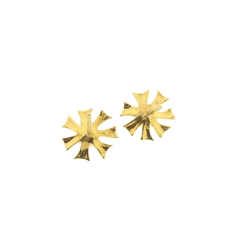 Image 9 of Gold floral stud earrings with pearl