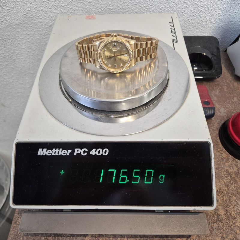 Image 34 of Rolex Day-Date 36mm 'Diamond Dial' 118238; 18k. Gold watch in full set