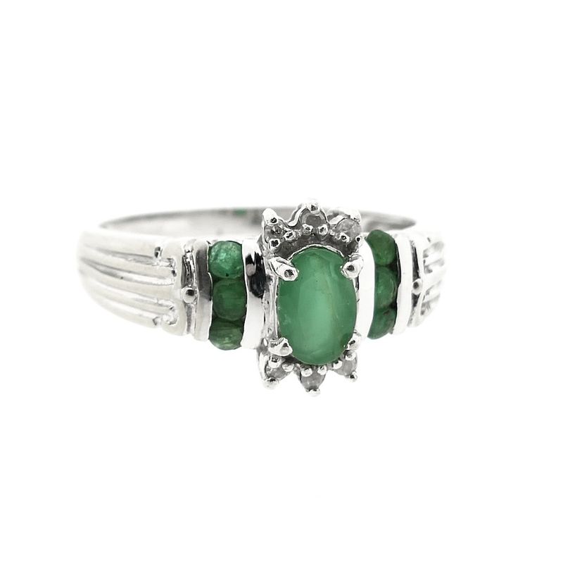 Image 4 of 10 carat ring with emerald and diamonds; 0.03 ct.