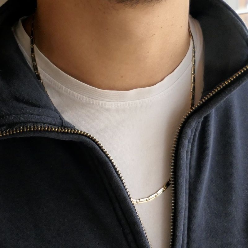 Image 2 of Gold closed Figaro link chain