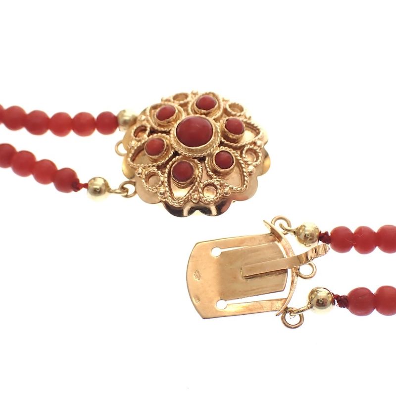 Image 4 of Blood coral bead necklace with gold clasp; Antique | 36 cm