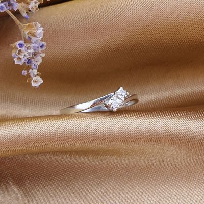 Image 2 of White gold ring with diamonds | 0.03 ct.