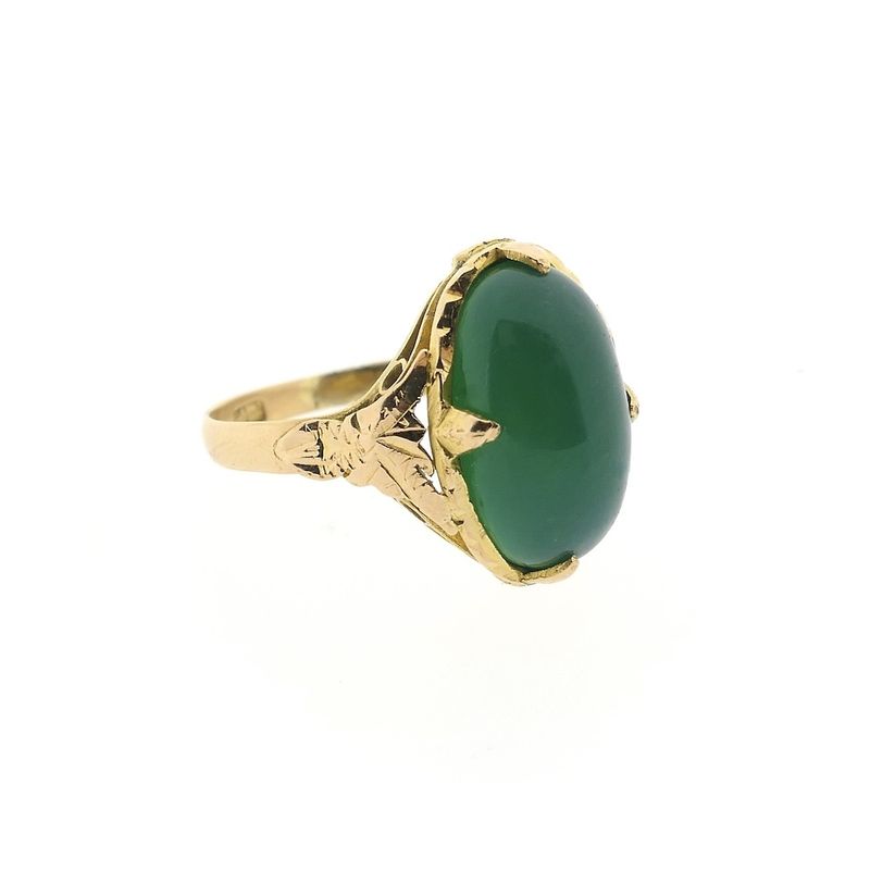 Image 4 of Vintage gold ring with chrysoprase