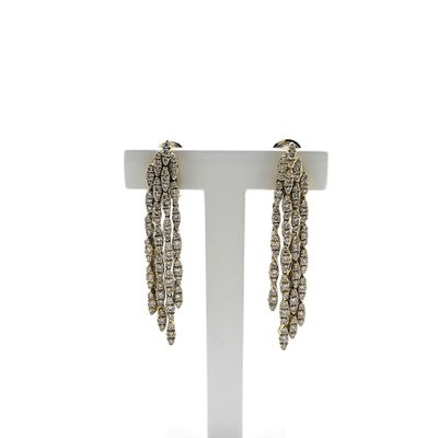 Image 1 of Gold earrings with diamonds; 2.70 ct.