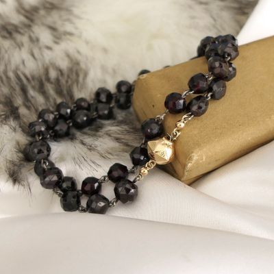 Antique garnet bead necklace with gold decorative clasp Image 2 of Antique garnet bead necklace with gold decorative clasp