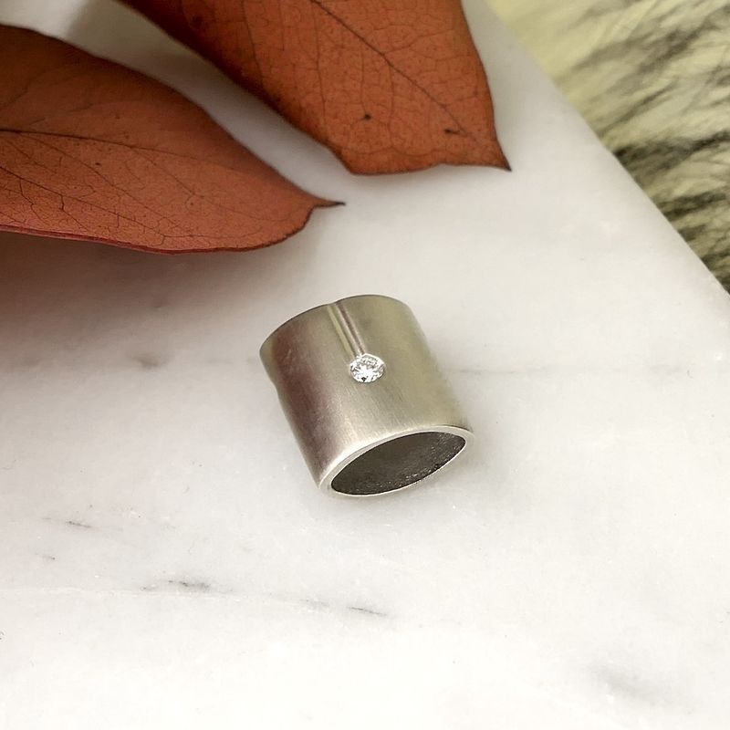 Image 2 of White gold pendant with diamond | 0.035 ct.