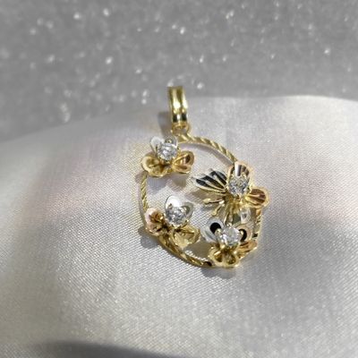 18 carat tricolor gold pendant with flowers and butterflies Image 2 of 18 carat tricolor gold pendant with flowers and butterflies