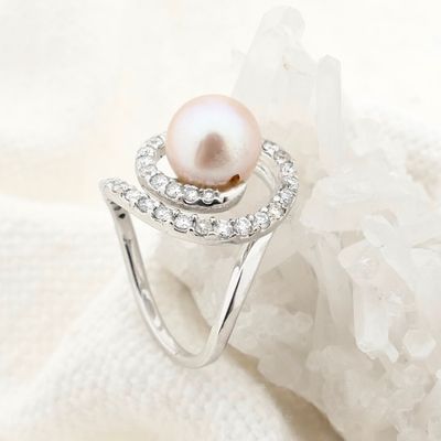 Image 2 of White gold ring with Tahitian pearl and diamonds; 1.08 ct.