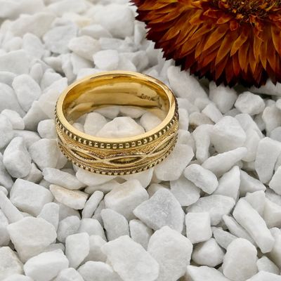 Gouden heren pinkring met patroon Afbeelding 2 van Gouden heren pinkring met patroon