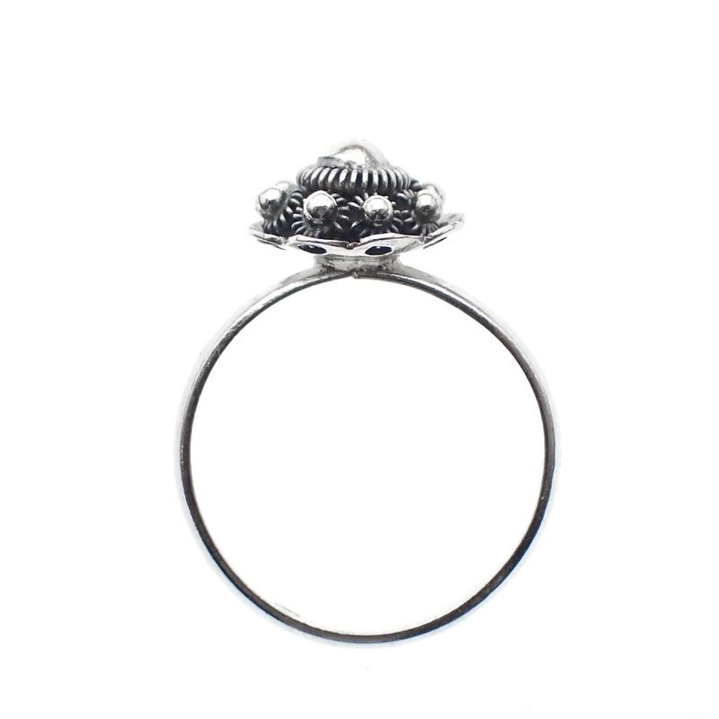 Image 4 of Silver ring with Zeeland button