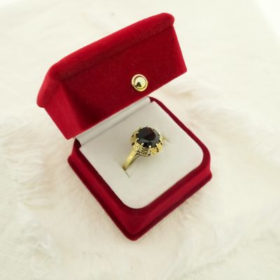 Image 2 of Gold ring with garnet stone | Vintage