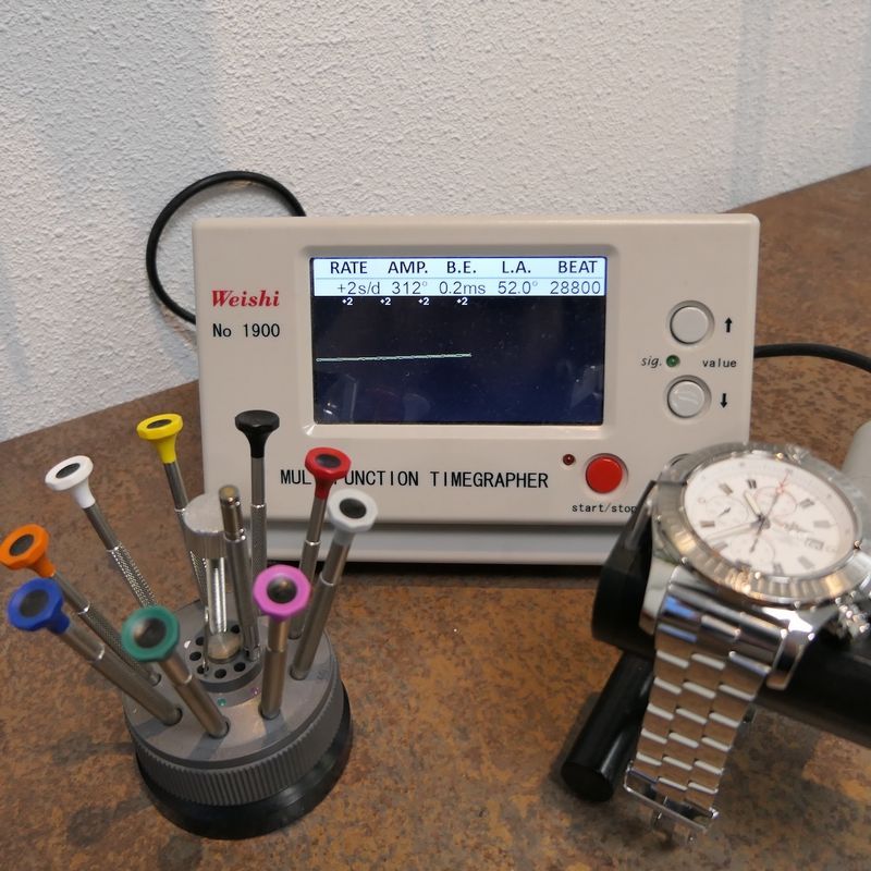 Image 16 of Breitling Super Avenger A13370; Chronograph men's watch