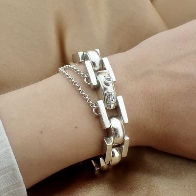 Image 2 of Silver Buddha to Buddha bracelet; Batul | 19 cm