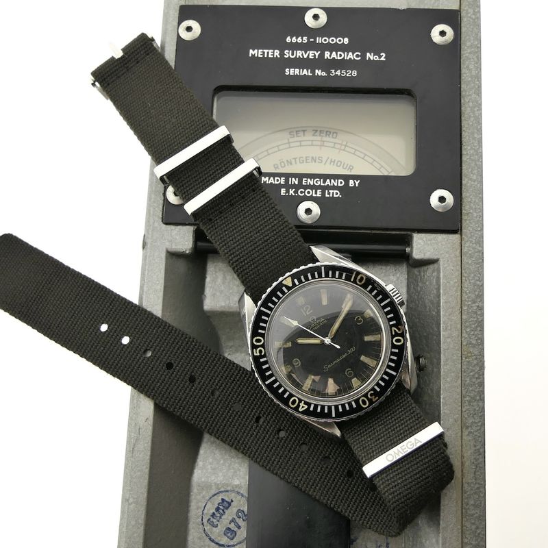 Image 22 of Omega Seamaster 300 ref. 165.024; Vintage automatic watch from 1964